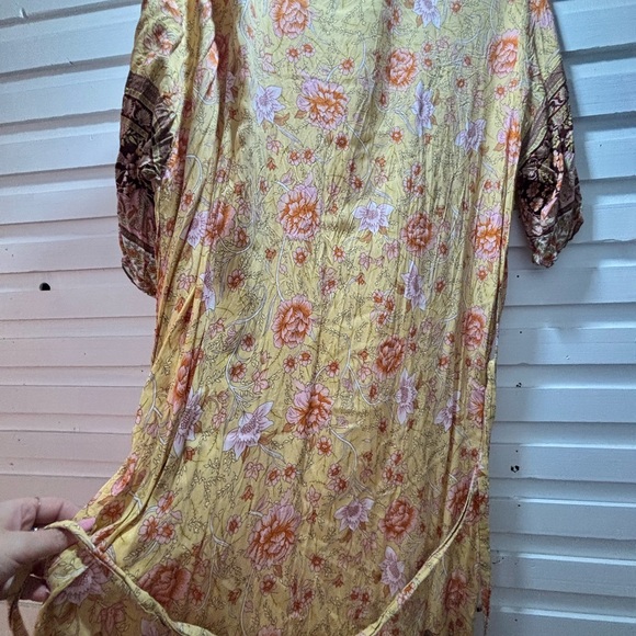 Floral Patterned Kimono/ Robe - Picture 5 of 8